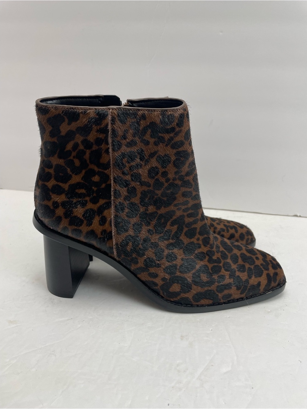 Gibson Latimer Vina Leopard Print Cow Hair Block Heel Ankle Boots Size 6.5